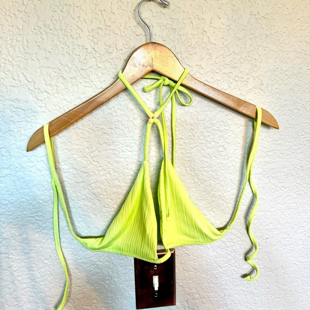 FRANKIES BIKINIS PLISSE KIWI TRIANGLE BIKINI TOP, X-LARGE